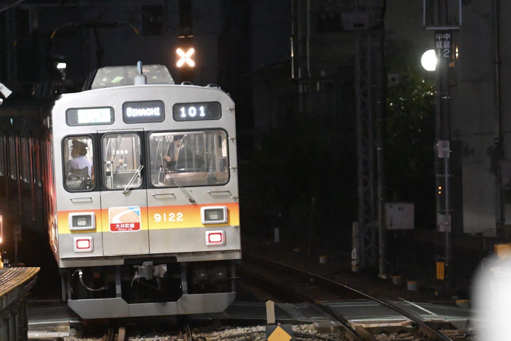 東急大井町線荏原町駅　東急9000系復刻塗装