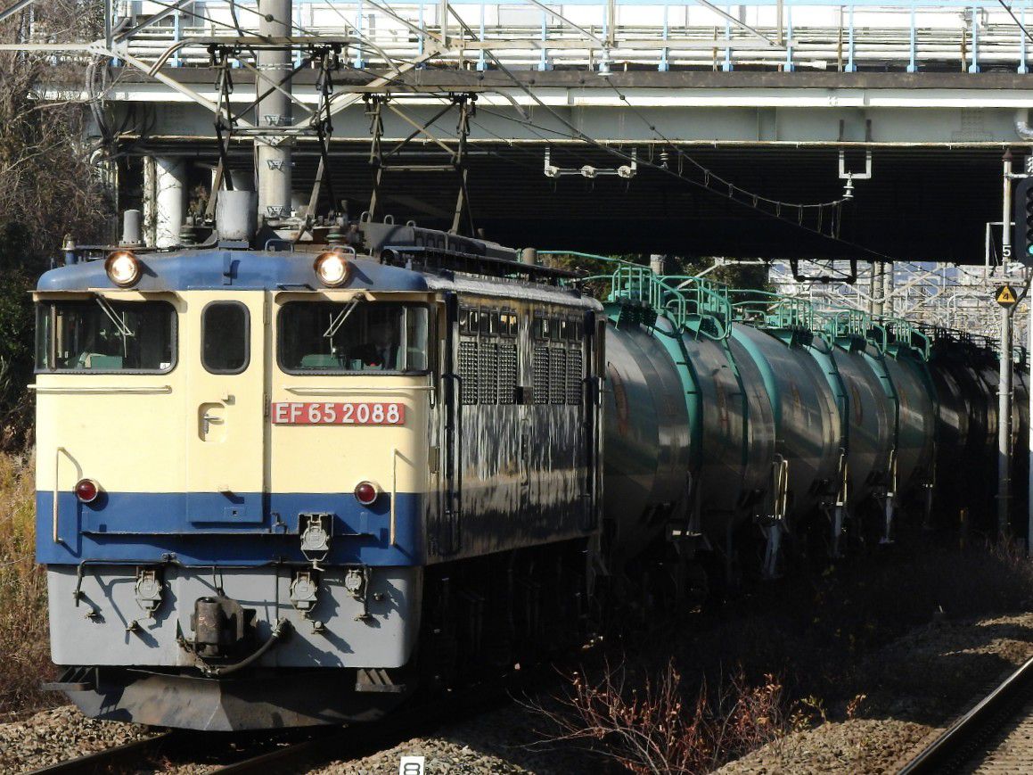 横須賀線・湘南新宿ライン　新川崎駅　EF65